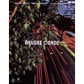 211853_vitrine.jpg 211853_vitrine.jpg