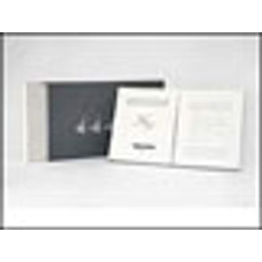 589647_vitrine.jpg 589647_vitrine.jpg